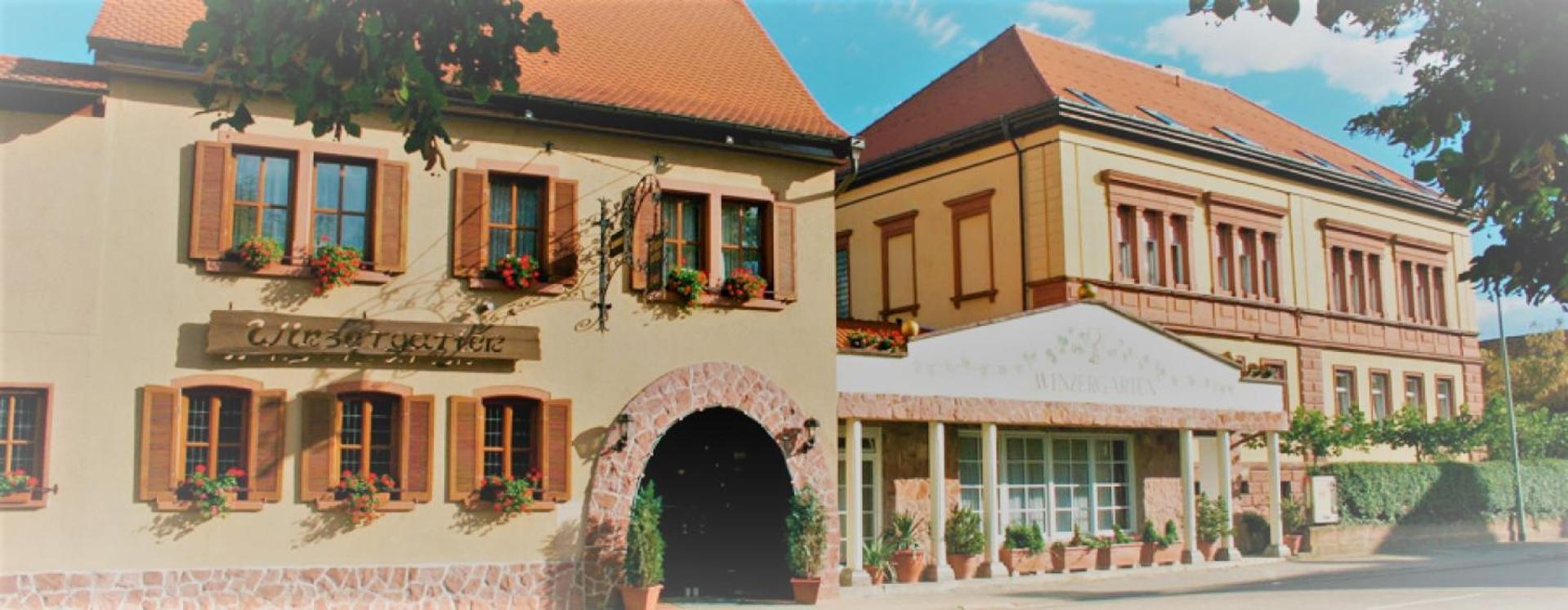 Winzergarten Hotel-Restaurant Grosskarlbach Exterior photo