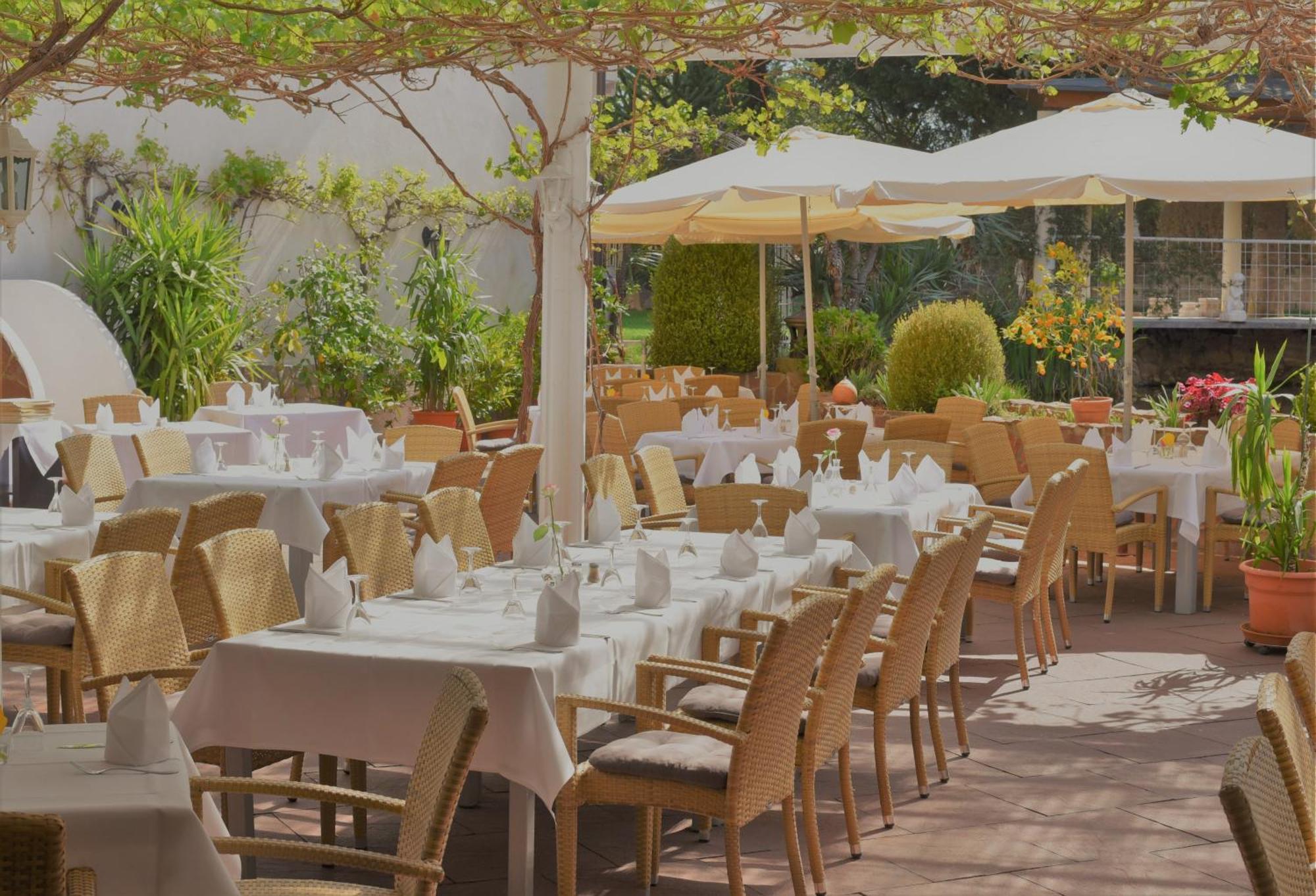 Winzergarten Hotel-Restaurant Grosskarlbach Exterior photo