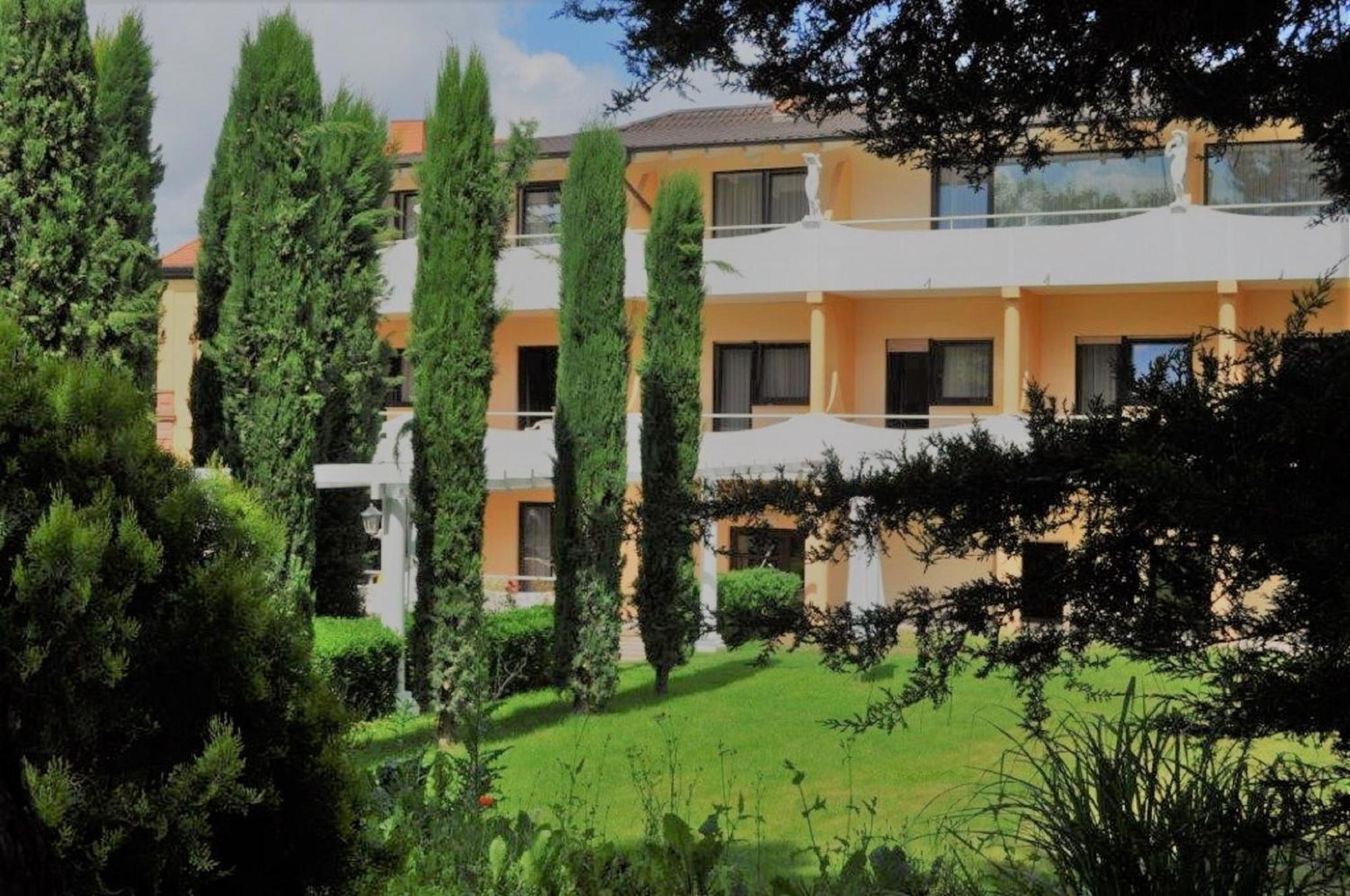 Winzergarten Hotel-Restaurant Grosskarlbach Exterior photo